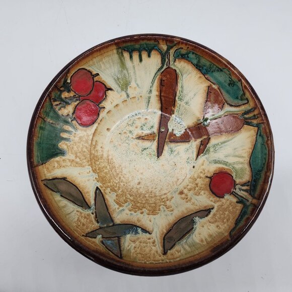 Signed Studio Pottery Bowl Bowl Vegetables Carrots Peas Radishes 9.5" - Picture 2 of 8